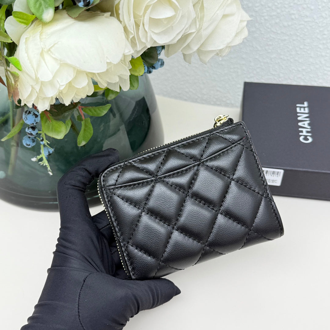 【シャネル】使いやすさ抜群！クラシック ジップ コインパース