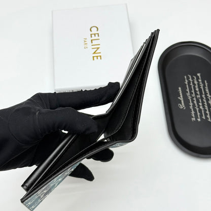 【セリーヌ】新作★バイフォールドウォレット3色関税送料無料