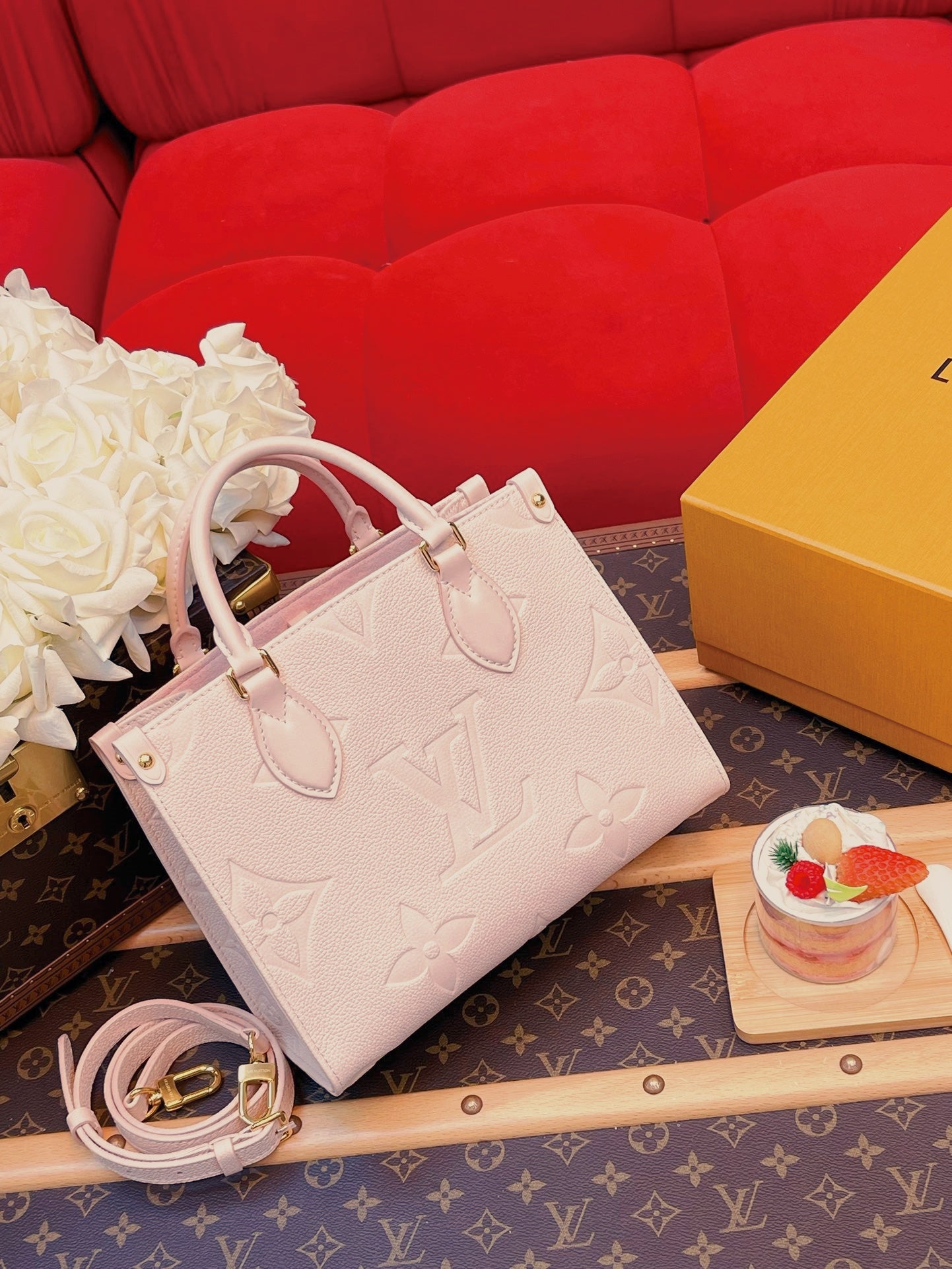 【ルイヴィトン】エレガントで可愛いデザイン★ レア オンザゴー PM